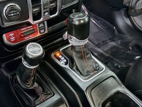 Used 2021 Jeep Wrangler Unlimited Rubicon AWD/4WD image 17