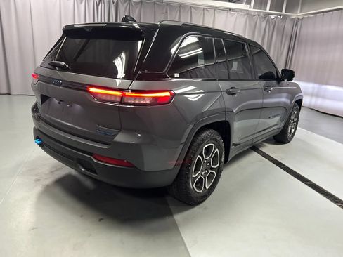 Used 2024 Jeep Grand Cherokee Trailhawk w/ Advanced Protech Group II AWD/4WD image 7