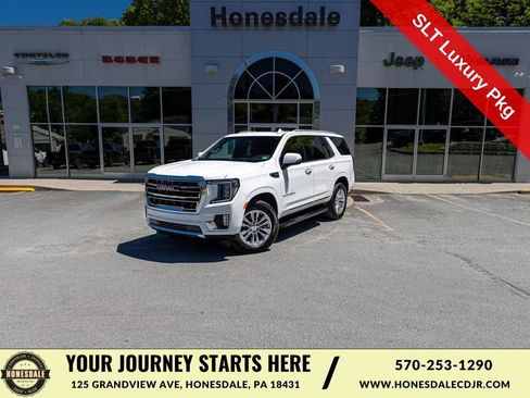 Used 2023 GMC Yukon SLT w/ SLT Luxury Package AWD/4WD image 1