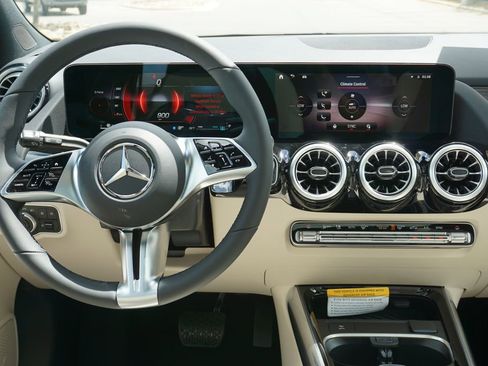New 2026 Mercedes-Benz GLA 250 image 24
