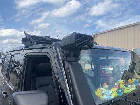 Used 2023 Jeep Wrangler Sport S image 16