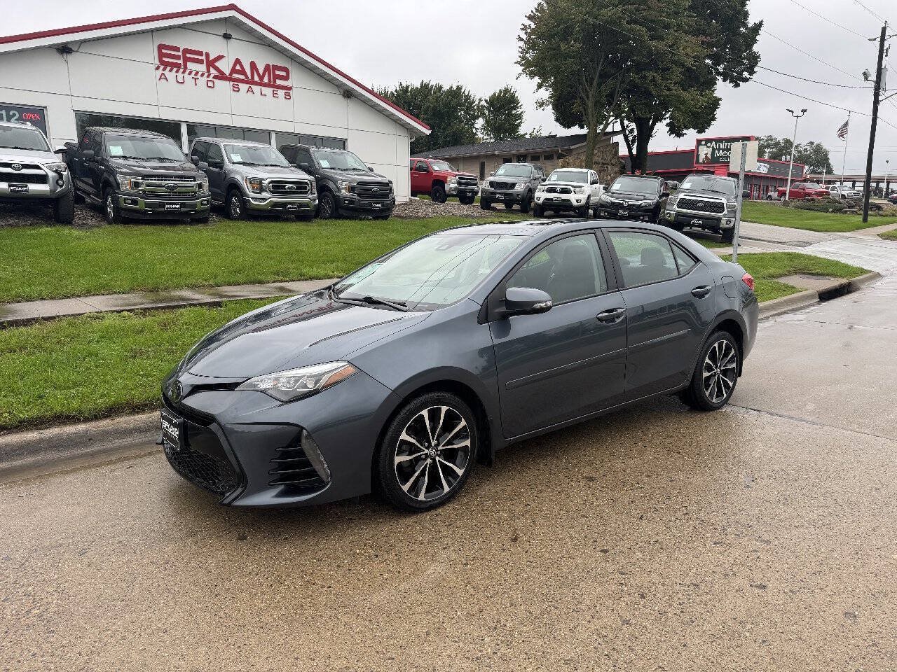Used 2017 Toyota Corolla XSE w/ Carpet Mat Package (TMS) FWD image 1