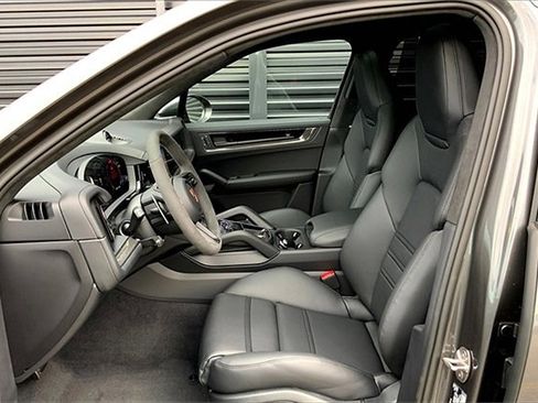 New 2026 Porsche Cayenne GTS image 5