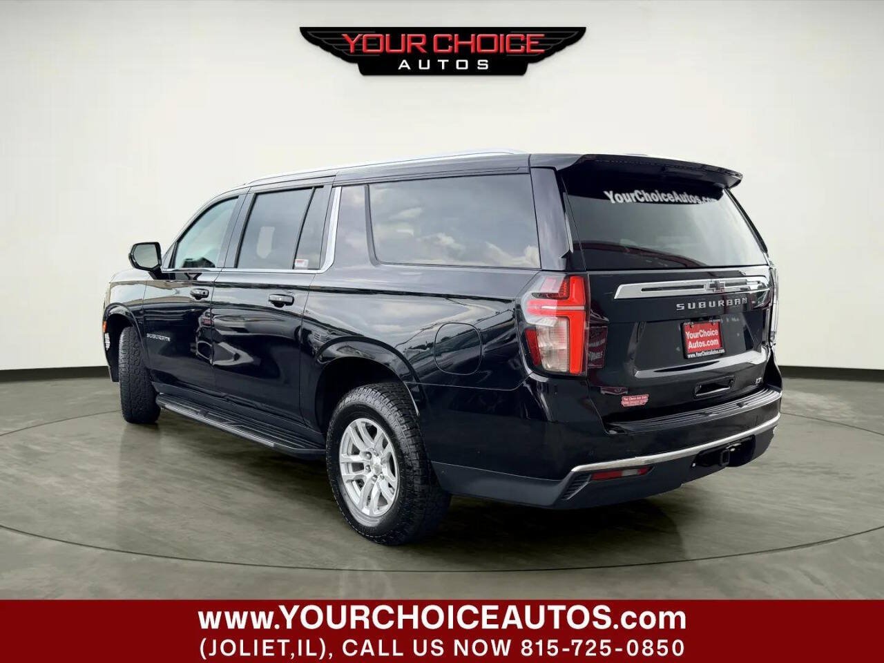 Used 2021 Chevrolet Suburban LT AWD/4WD image 3