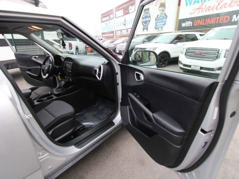 Used 2020 Kia Soul S image 21