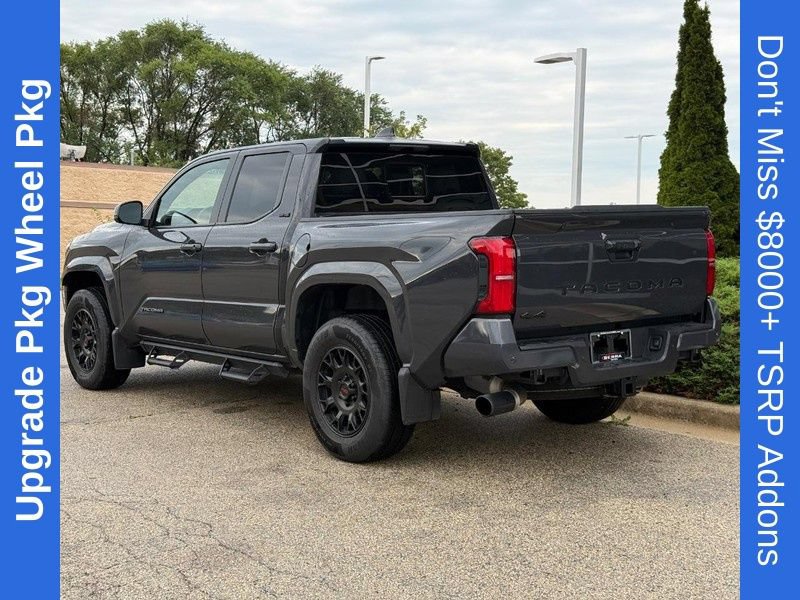 Used 2025 Toyota Tacoma SR5 AWD/4WD image 5