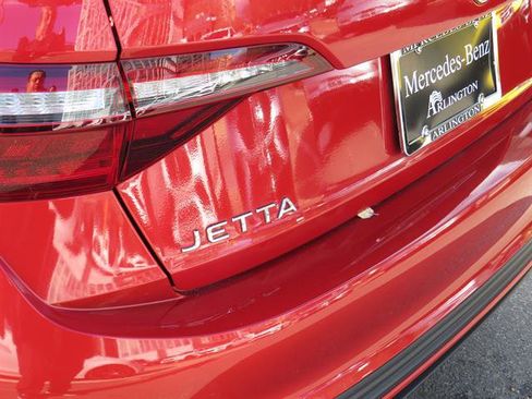 Used 2023 Volkswagen Jetta SE w/ Panoramic Sunroof Package image 25