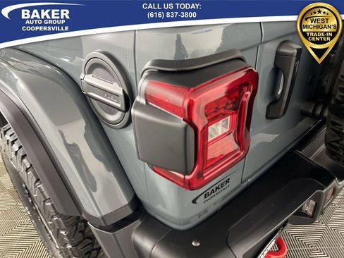 Used 2025 Jeep Wrangler Unlimited Rubicon image 36