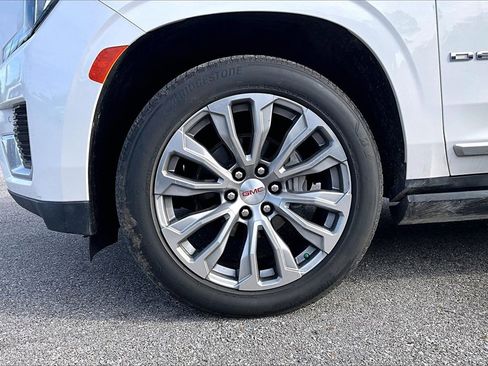 Used 2021 GMC Yukon Denali w/ Denali Premium Package image 35