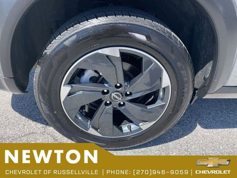 Used 2024 Nissan Rogue SV AWD/4WD image 47