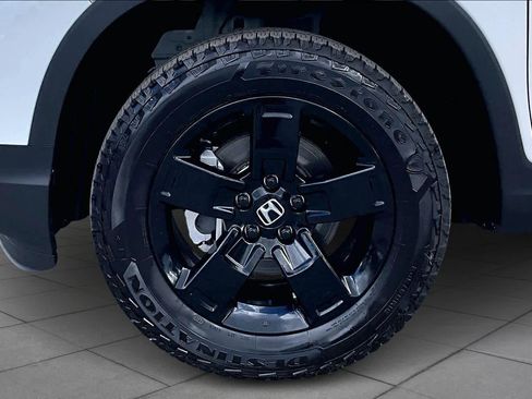 Used 2025 Honda Ridgeline Black Edition image 11