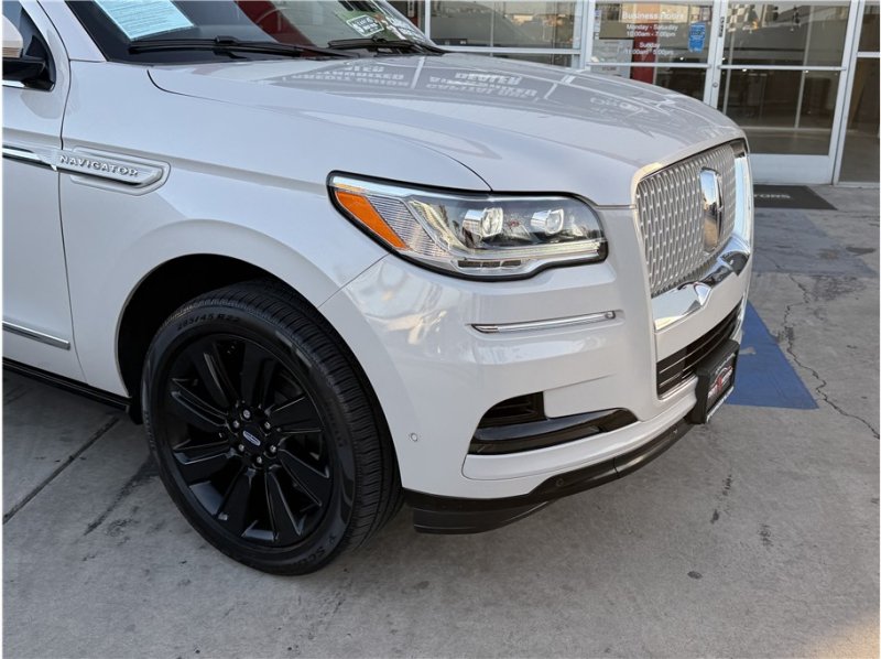 Used 2022 Lincoln Navigator L Reserve AWD/4WD image 7