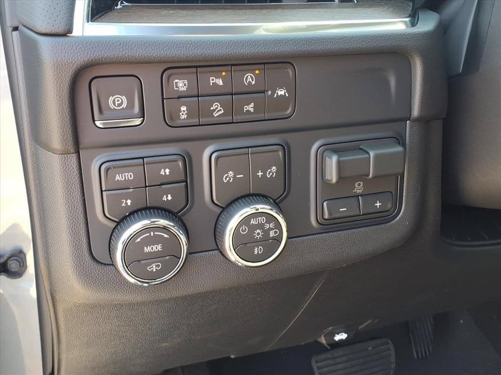 New 2026 Chevrolet Tahoe High Country AWD/4WD image 15