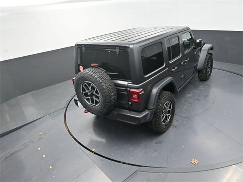 Used 2024 Jeep Wrangler Unlimited Rubicon w/ Convenience Group image 15