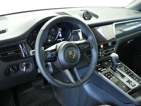 New 2026 Porsche Macan AWD/4WD image 4
