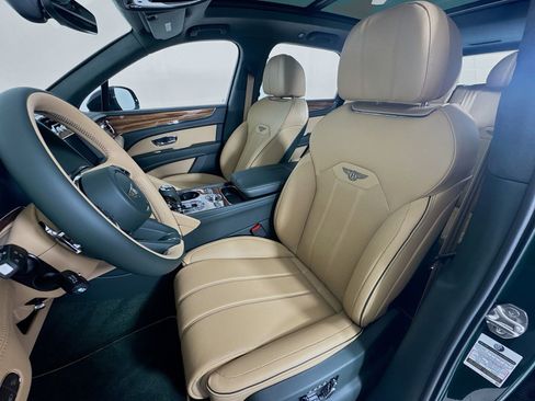 Certified 2025 Bentley Bentayga AWD/4WD image 21
