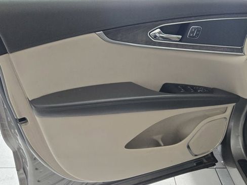 Used 2016 Lincoln MKX Reserve w/ Climate Package image 22