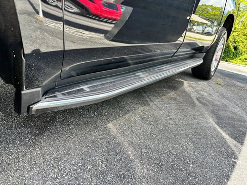 Used 2019 GMC Yukon XL SLT AWD/4WD image 12