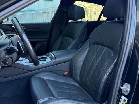 Used 2023 BMW X6 M50i w/ Executive Package image 39