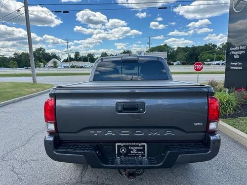 Used 2019 Toyota Tacoma TRD Sport w/ Technology Package AWD/4WD image 4
