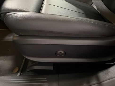 Used 2025 Mercedes-Benz CLA 250 4MATIC image 10