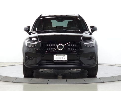 Used 2023 Volvo XC40 B5 Plus w/ Protection Package Premier AWD/4WD image 2