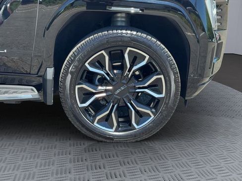 Used 2025 GMC Sierra EV Denali AWD/4WD image 29