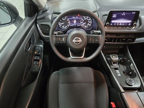 Used 2024 Nissan Rogue S image 22