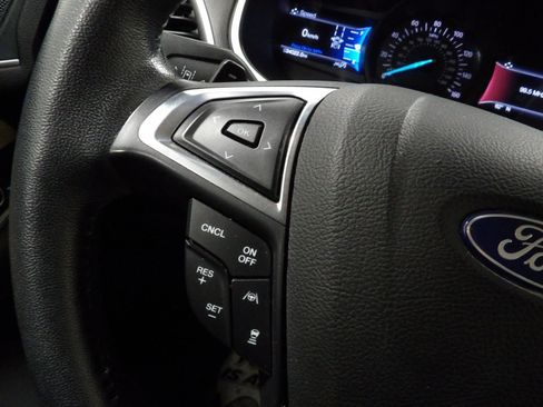 Used 2020 Ford Edge SEL w/ Cold Weather Package image 18