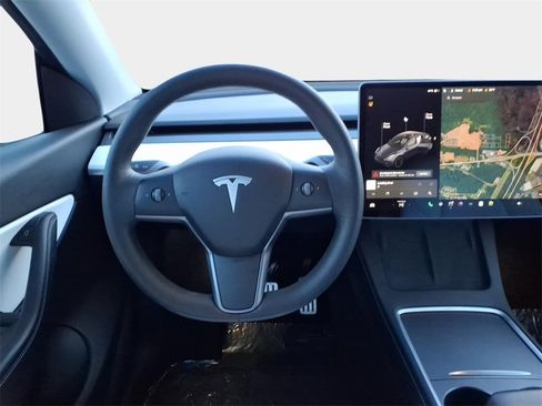 Used 2021 Tesla Model Y Performance image 12