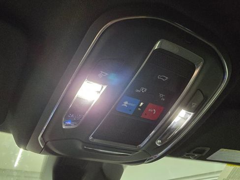 New 2025 Jeep Grand Cherokee Laredo w/ Luxury Tech Group I RWD image 26