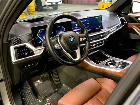 Used 2024 BMW X5 xDrive40i w/ Premium Package image 18