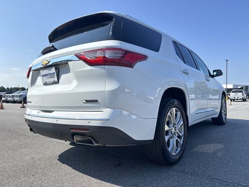 Used 2018 Chevrolet Traverse Premier AWD/4WD image 10