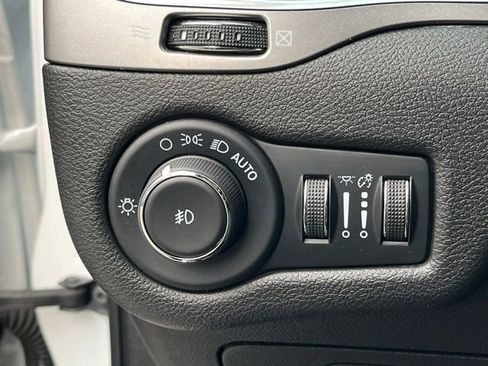 Used 2021 Jeep Cherokee Latitude Lux image 19