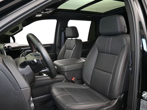 Used 2025 Chevrolet Tahoe RST w/ RST Capability Package image 10