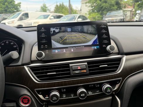 Used 2020 Honda Accord EX image 28
