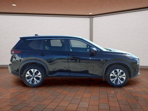 Used 2023 Nissan Rogue SV FWD image 8