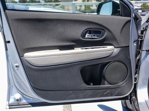 Used 2019 Honda HR-V LX image 22