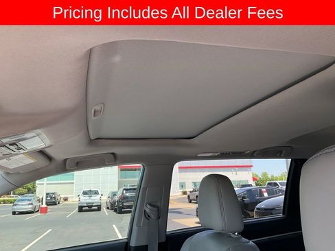 Used 2019 Toyota Highlander Limited FWD image 6