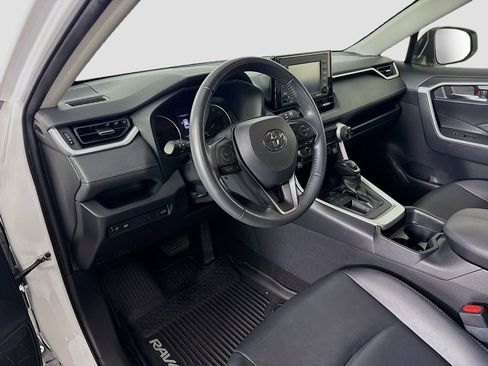 Certified 2020 Toyota RAV4 XLE Premium image 9