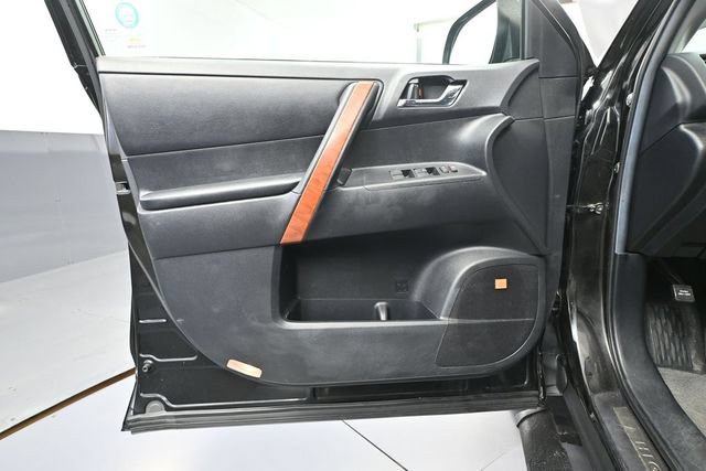 Used 2010 Toyota Highlander Limited AWD/4WD image 13