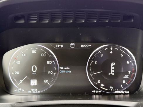 Used 2021 Volvo XC90 T5 Momentum w/ Climate Package image 17