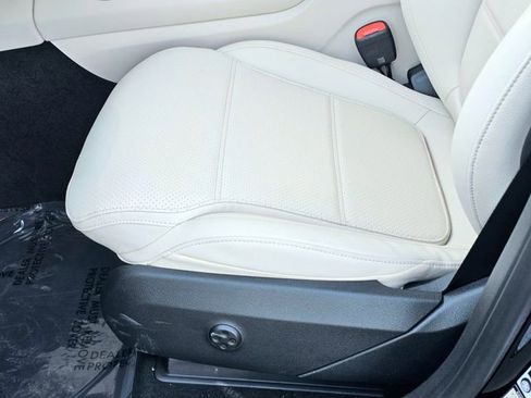 New 2026 Mercedes-Benz GLC 300 4MATIC image 17