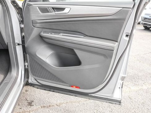 New 2026 Volkswagen Atlas Cross Sport SE image 44