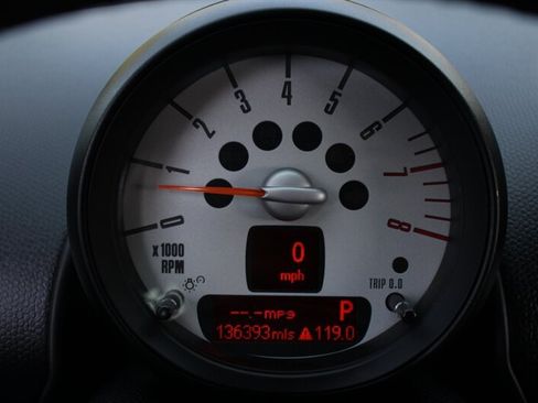Used 2011 MINI Cooper Countryman FWD image 7