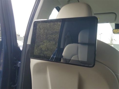 New 2025 Kia Sorento S image 11