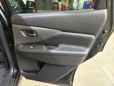 Used 2019 Nissan Murano SL image 14