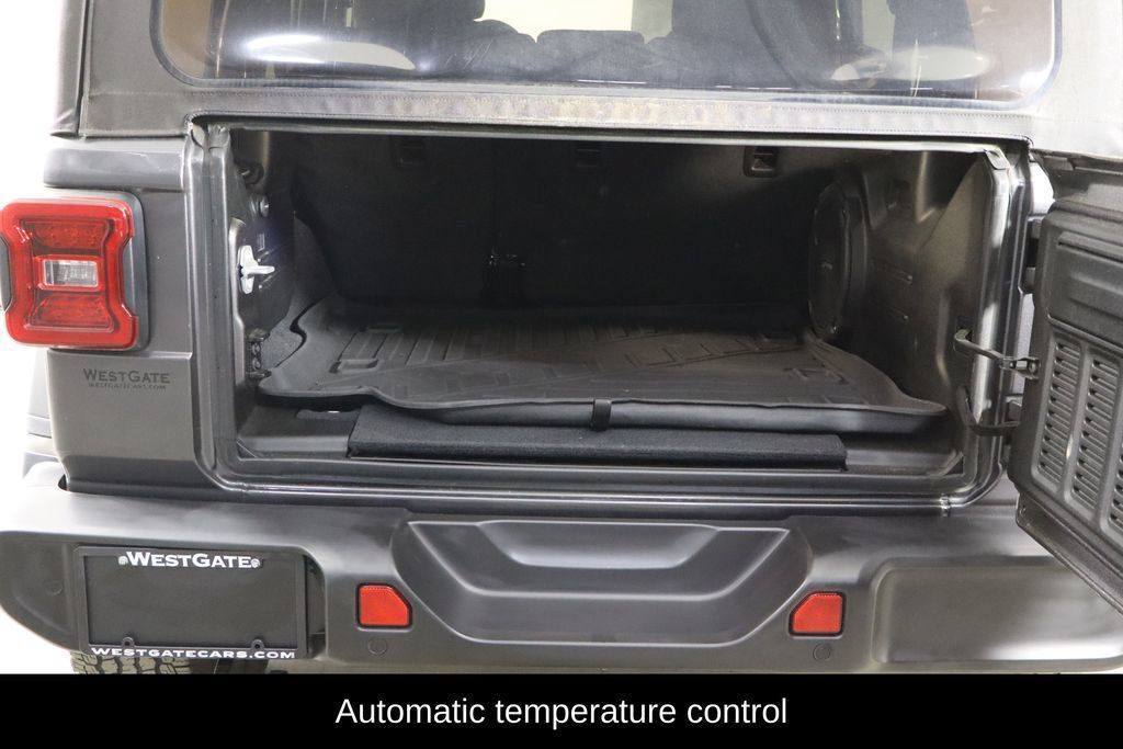 Used 2021 Jeep Wrangler Unlimited Sahara AWD/4WD image 17
