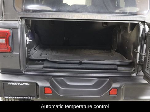 Used 2021 Jeep Wrangler Unlimited Sahara AWD/4WD image 17