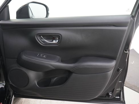 Used 2023 Honda HR-V EX-L image 11